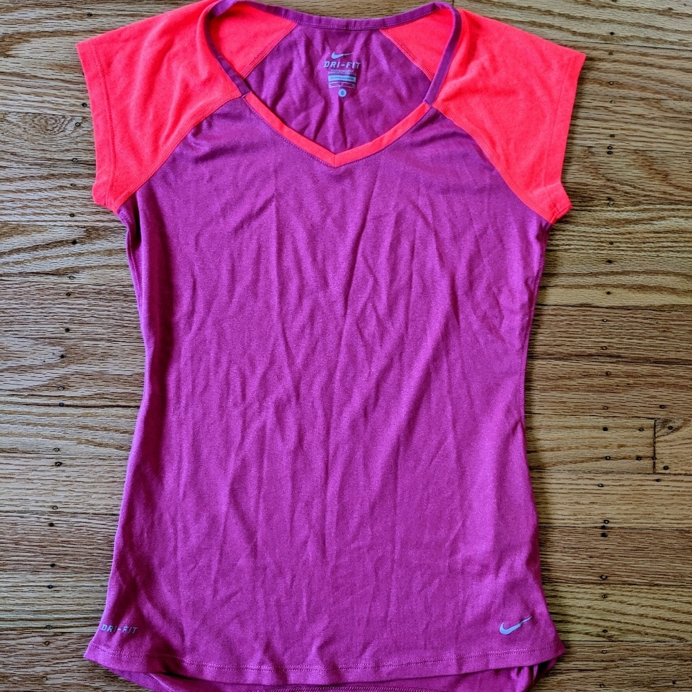 Barely worn Nike top